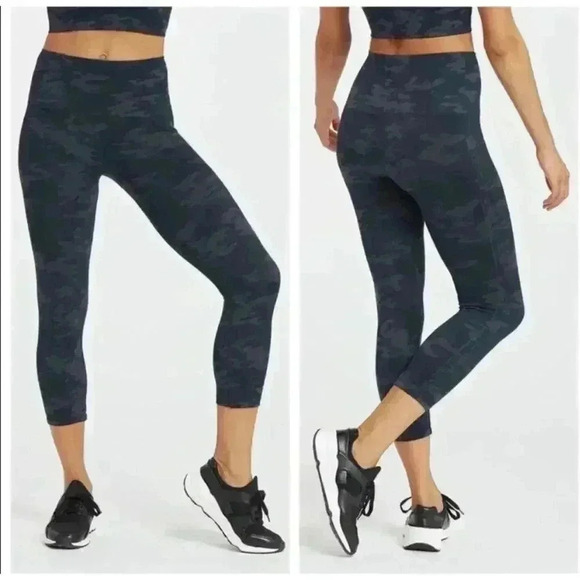 Spanx‎ Look at Me Now Seamless Cropped Leggings Black Camo Slimming Medium NWOT - Picture 1 of 6